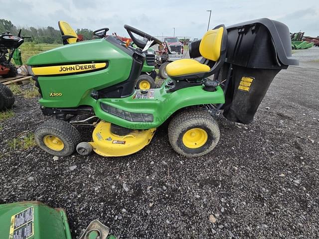 Image of John Deere X300 equipment image 1
