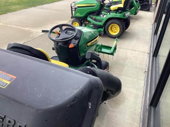 Image of John Deere X304 equipment image 3
