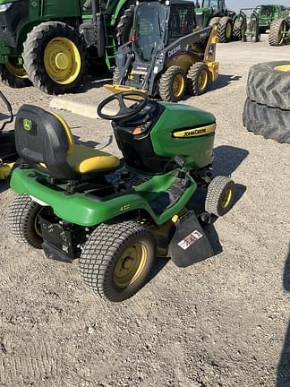 Image of John Deere X304 equipment image 2