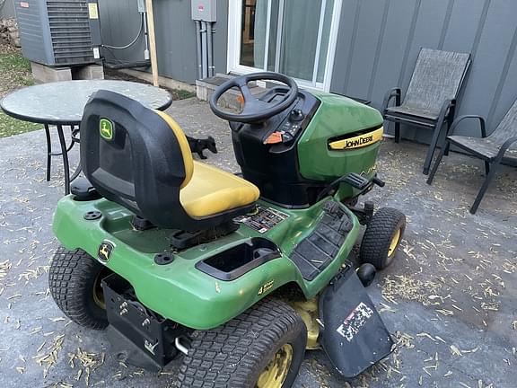 Image of John Deere X304 equipment image 2