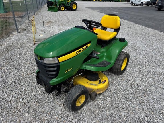 2012 John Deere X304 Equipment Image0