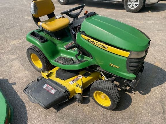 Image of John Deere X320 equipment image 3