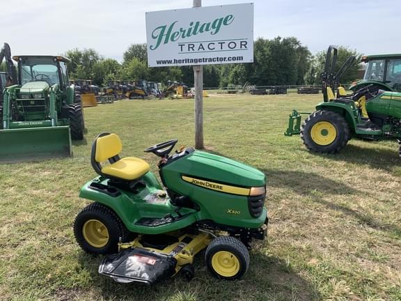 Image of John Deere X320 equipment image 1