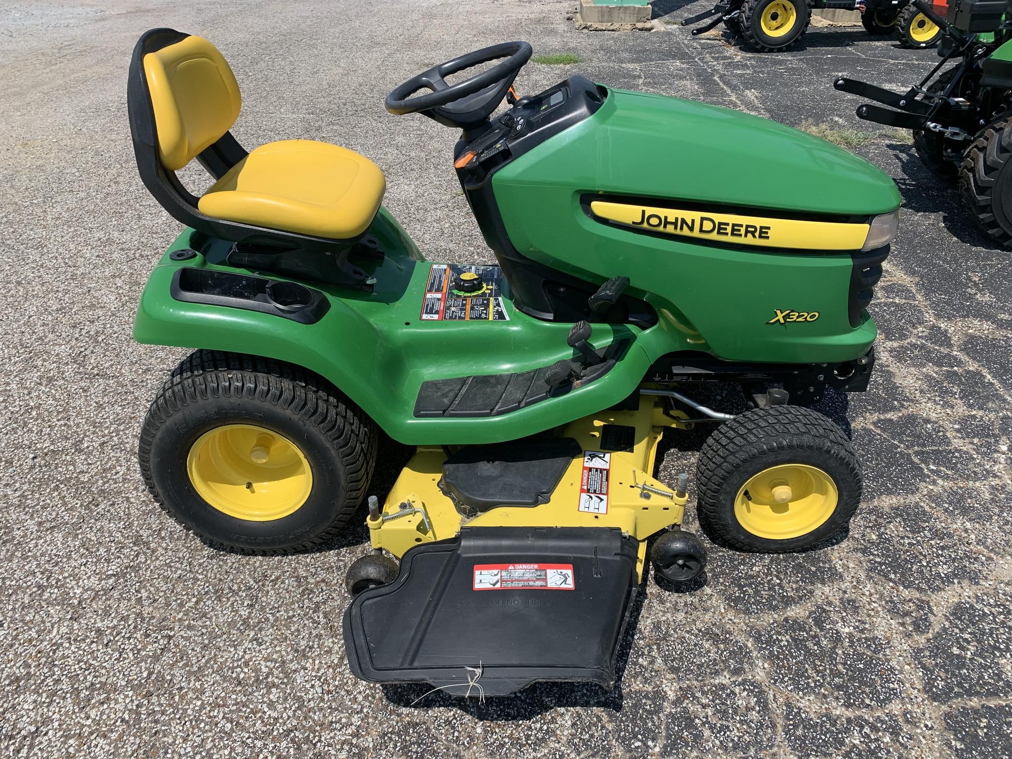 Main image John Deere X320