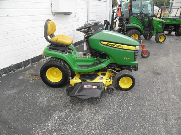 Image of John Deere X320 equipment image 1