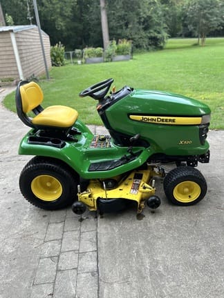 2012 John Deere X320 Equipment Image0