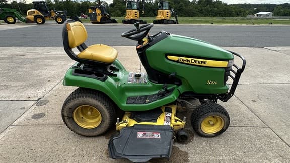 Image of John Deere X320 equipment image 4
