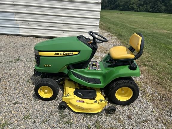 Image of John Deere X320 equipment image 4