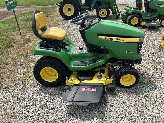 Image of John Deere X320 equipment image 1