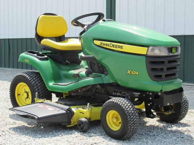 Image of John Deere X324 equipment image 1
