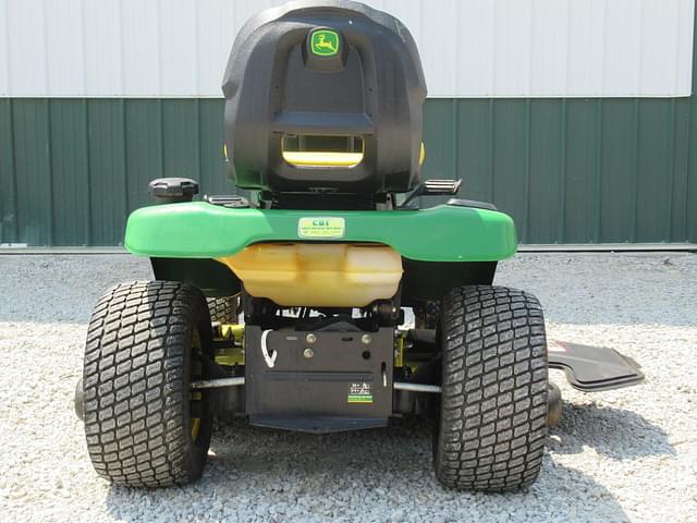 Image of John Deere X324 equipment image 4
