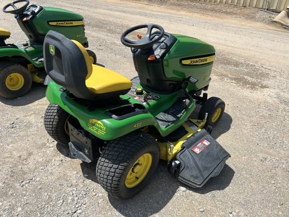 Image of John Deere X324 equipment image 2