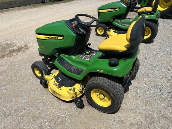 Image of John Deere X324 equipment image 4