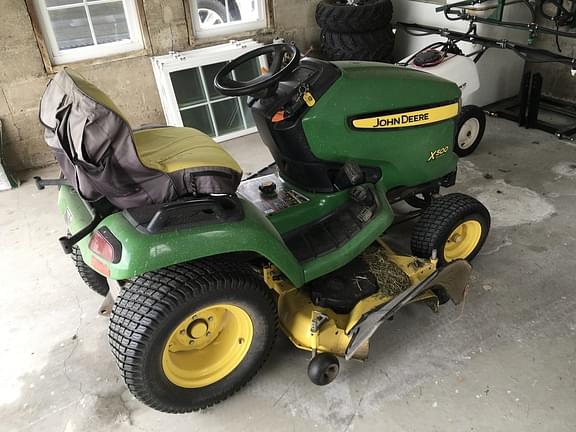 Image of John Deere X500 equipment image 3