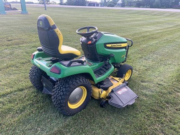 Image of John Deere X540 equipment image 4