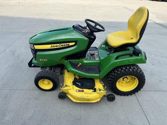 Image of John Deere X540 equipment image 1
