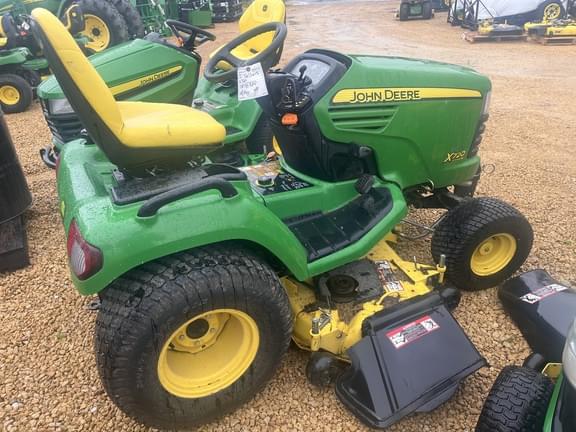 Image of John Deere X720 equipment image 2