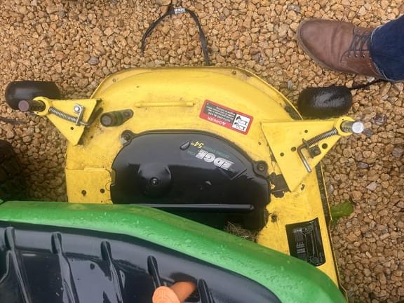 Image of John Deere X720 equipment image 4