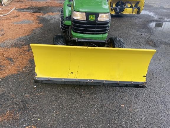 Image of John Deere X720 equipment image 4