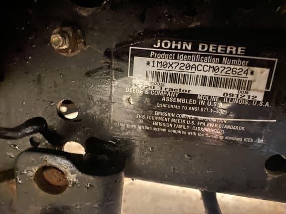 Image of John Deere X720 equipment image 2