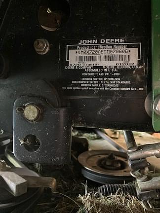 Image of John Deere X720 equipment image 4