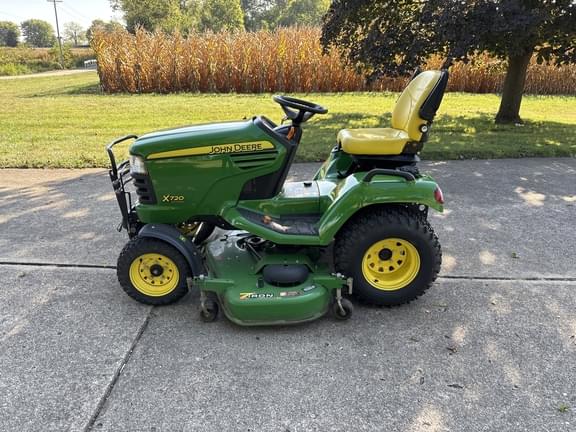Image of John Deere X720 Primary image