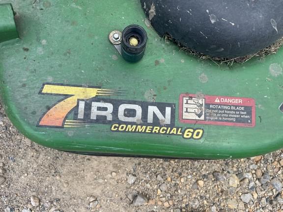 Image of John Deere X720 equipment image 3