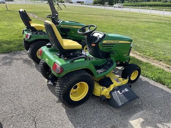 Image of John Deere X720 equipment image 1