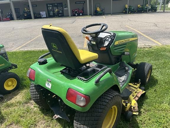 Image of John Deere X720 equipment image 4