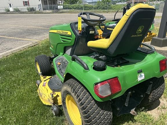 Image of John Deere X720 equipment image 2