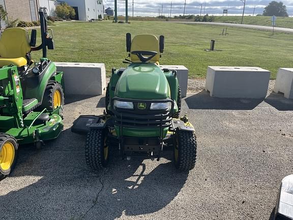 Image of John Deere X720 equipment image 1