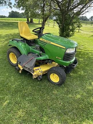 Image of John Deere X720 Image 1