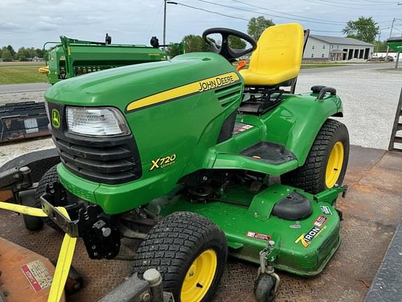 Image of John Deere X720 Primary image