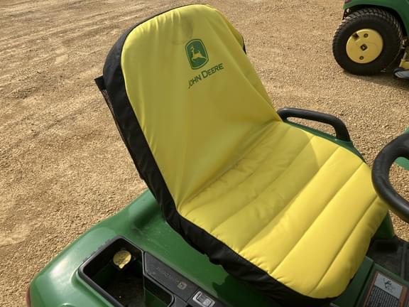 Image of John Deere X720 equipment image 4