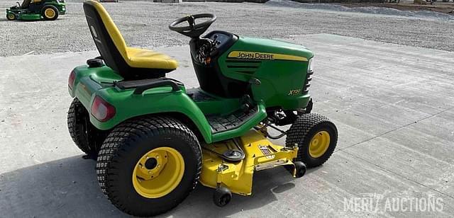 Image of John Deere X720 equipment image 4