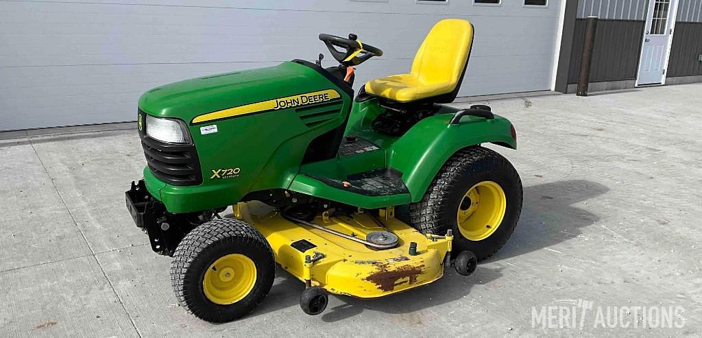 Image of John Deere X720 Primary image