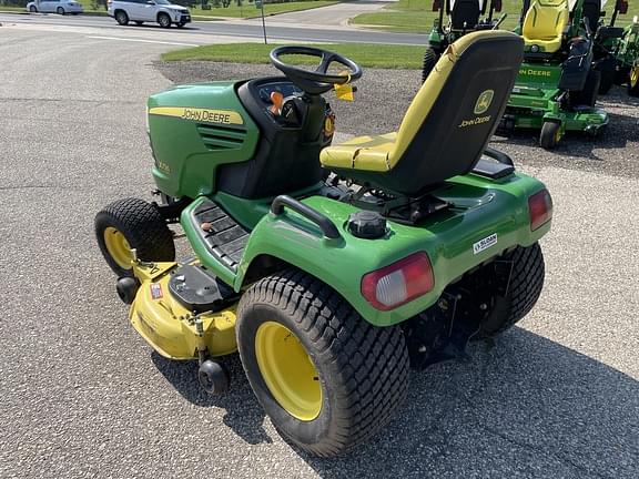 Image of John Deere X720 equipment image 2