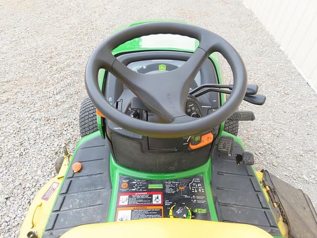 Image of John Deere X724 equipment image 4
