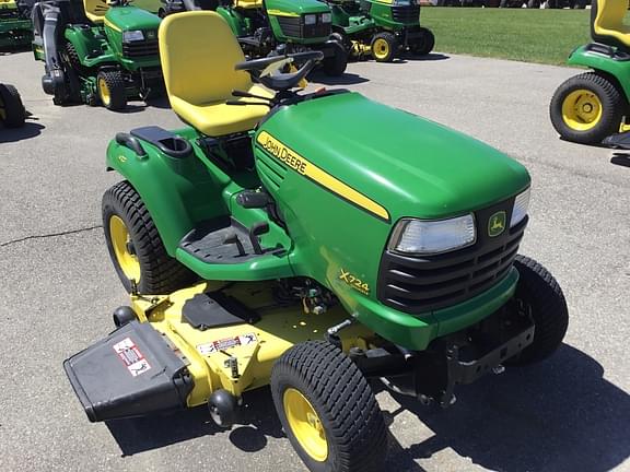 Image of John Deere X724 Primary image