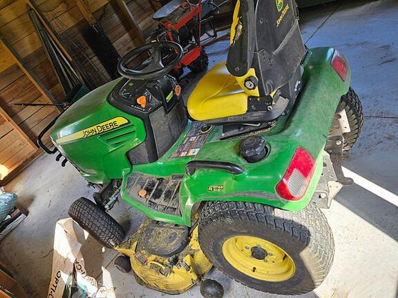 Image of John Deere X724 equipment image 2