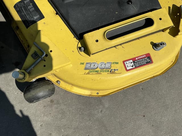 Image of John Deere X724 equipment image 4