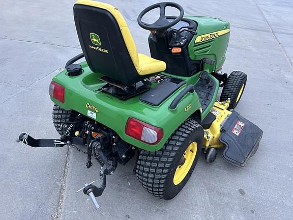 Image of John Deere X724 equipment image 3