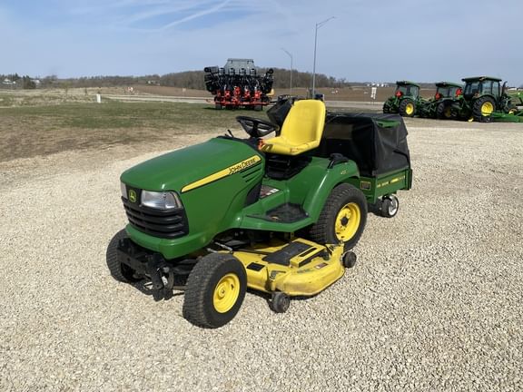 2012 John Deere X724 Equipment Image0
