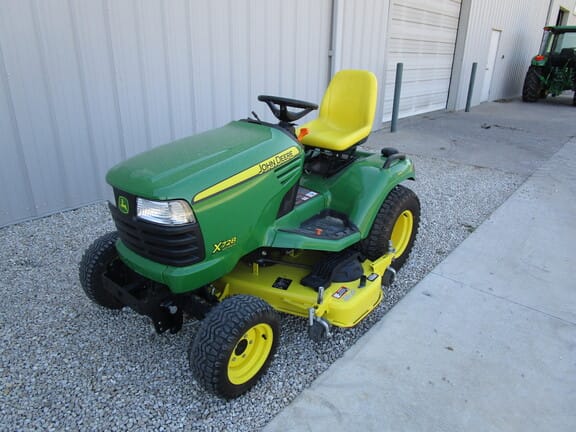 Main image John Deere X728