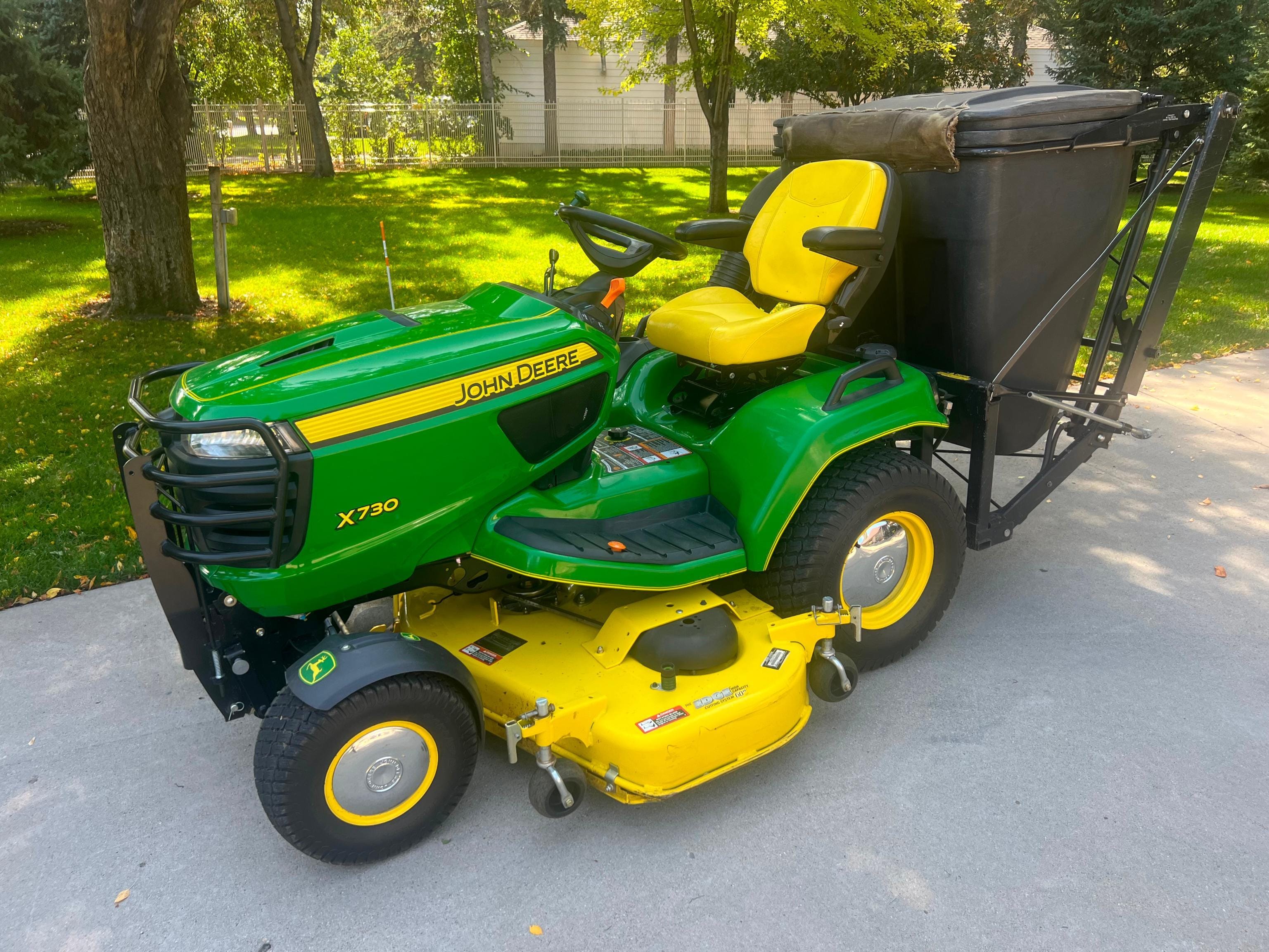 Main image John Deere X730