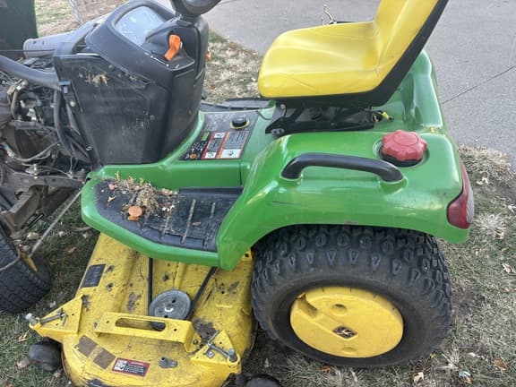 Image of John Deere X740 equipment image 3