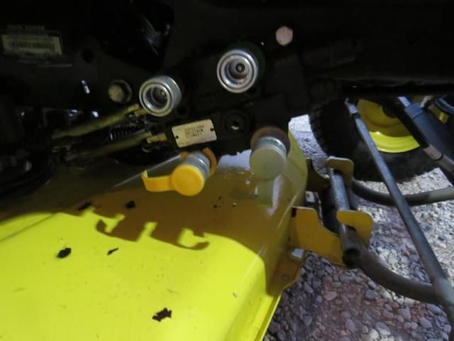 Image of John Deere X740 equipment image 4