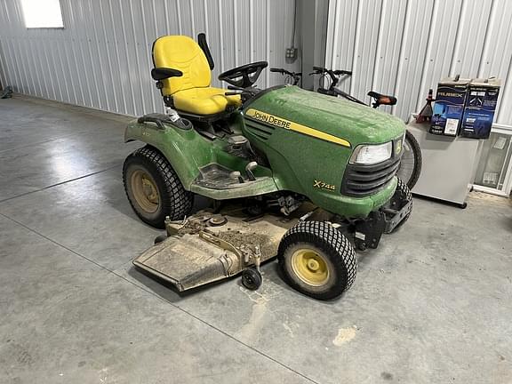 Image of John Deere X744 equipment image 1