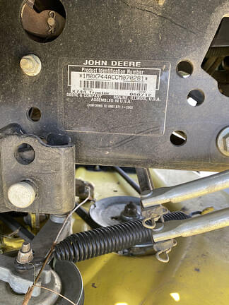 Image of John Deere X744 equipment image 4