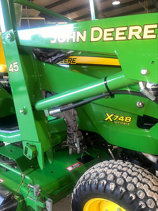 Image of John Deere X748 equipment image 4